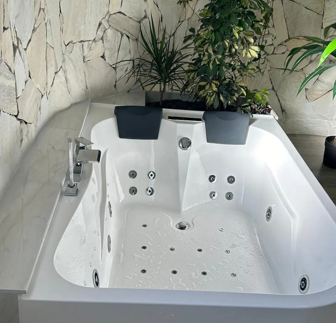 Villa Yasleni مالقة 0*,